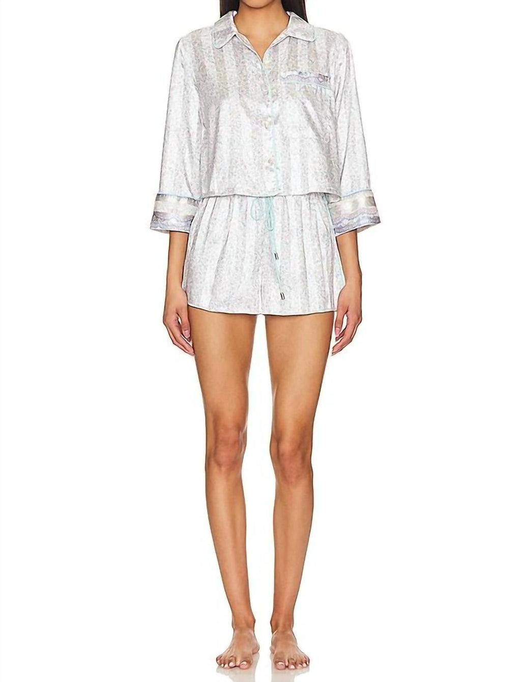 https://cdn.shopify.com/s/files/1/0291/4536/6588/files/08688126499a404b98bea6925b29ffb8_f4e7e680-58c9-49a1-bffa-8b240e1d6df7.jpg?v=1721436299