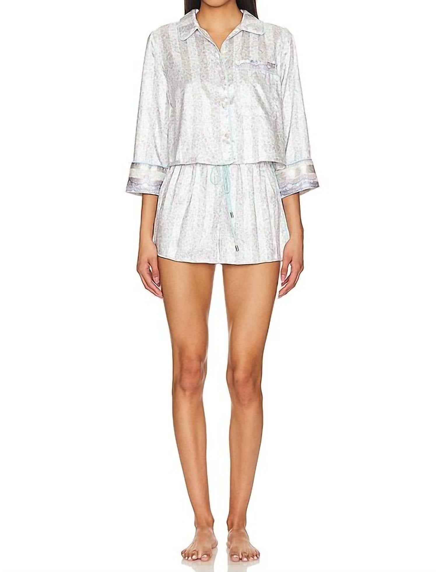 https://cdn.shopify.com/s/files/1/0291/4536/6588/files/08688126499a404b98bea6925b29ffb8_f4e7e680-58c9-49a1-bffa-8b240e1d6df7.jpg?v=1721436299