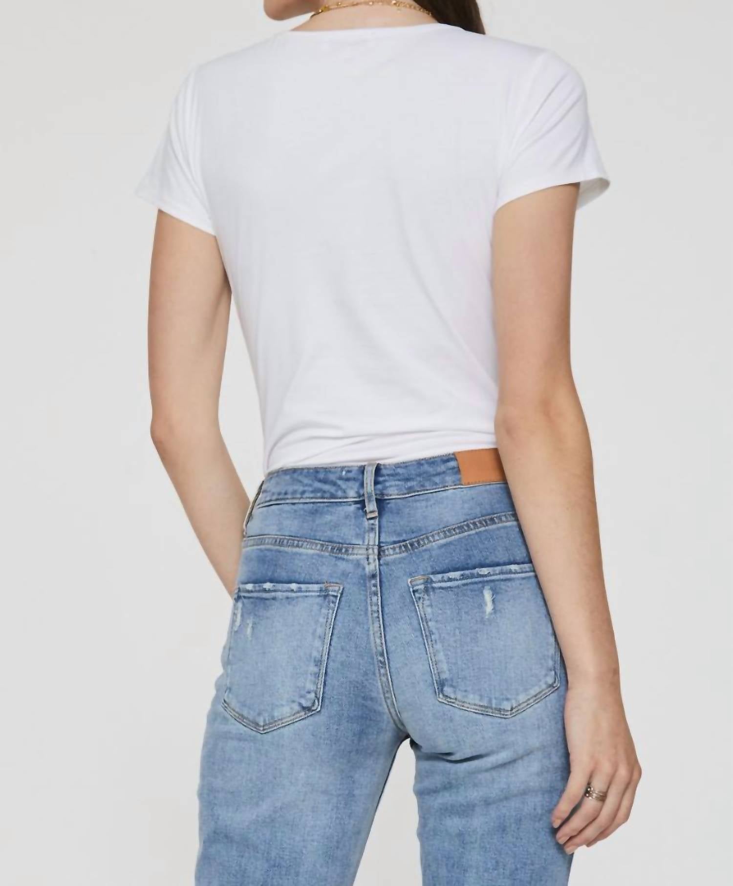 https://cdn.shopify.com/s/files/1/0291/4536/6588/files/11d68e51f6094ccf9b08e5bacdc60455_a090eea6-348b-497f-bbd5-38553f71c6ad.jpg?v=1712111290