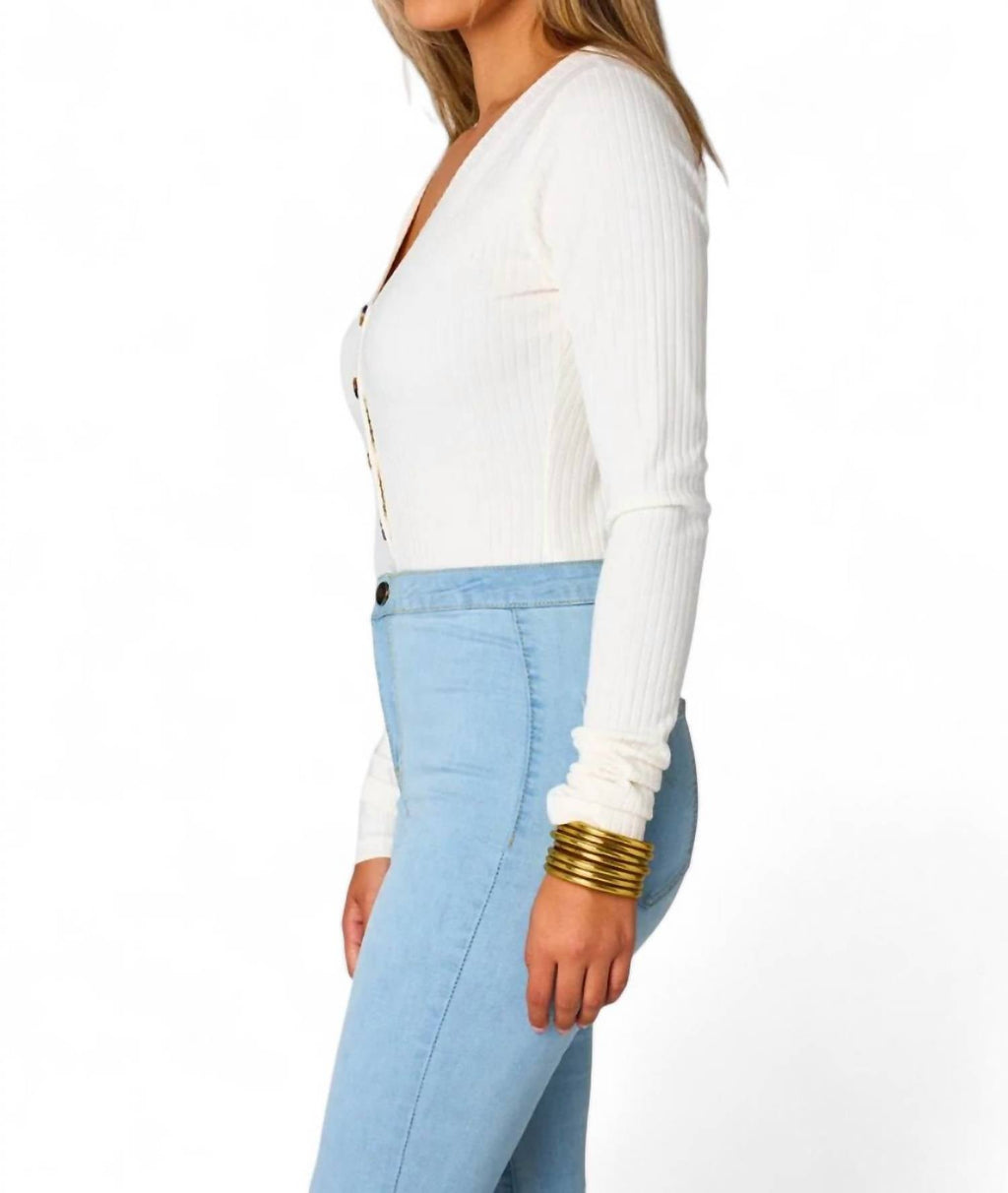 https://cdn.shopify.com/s/files/1/0291/4536/6588/files/2576164a3d284b3896a462bac5986dba_16d391b0-22bc-47b6-8b50-499c1d1fef63.jpg?v=1720502003