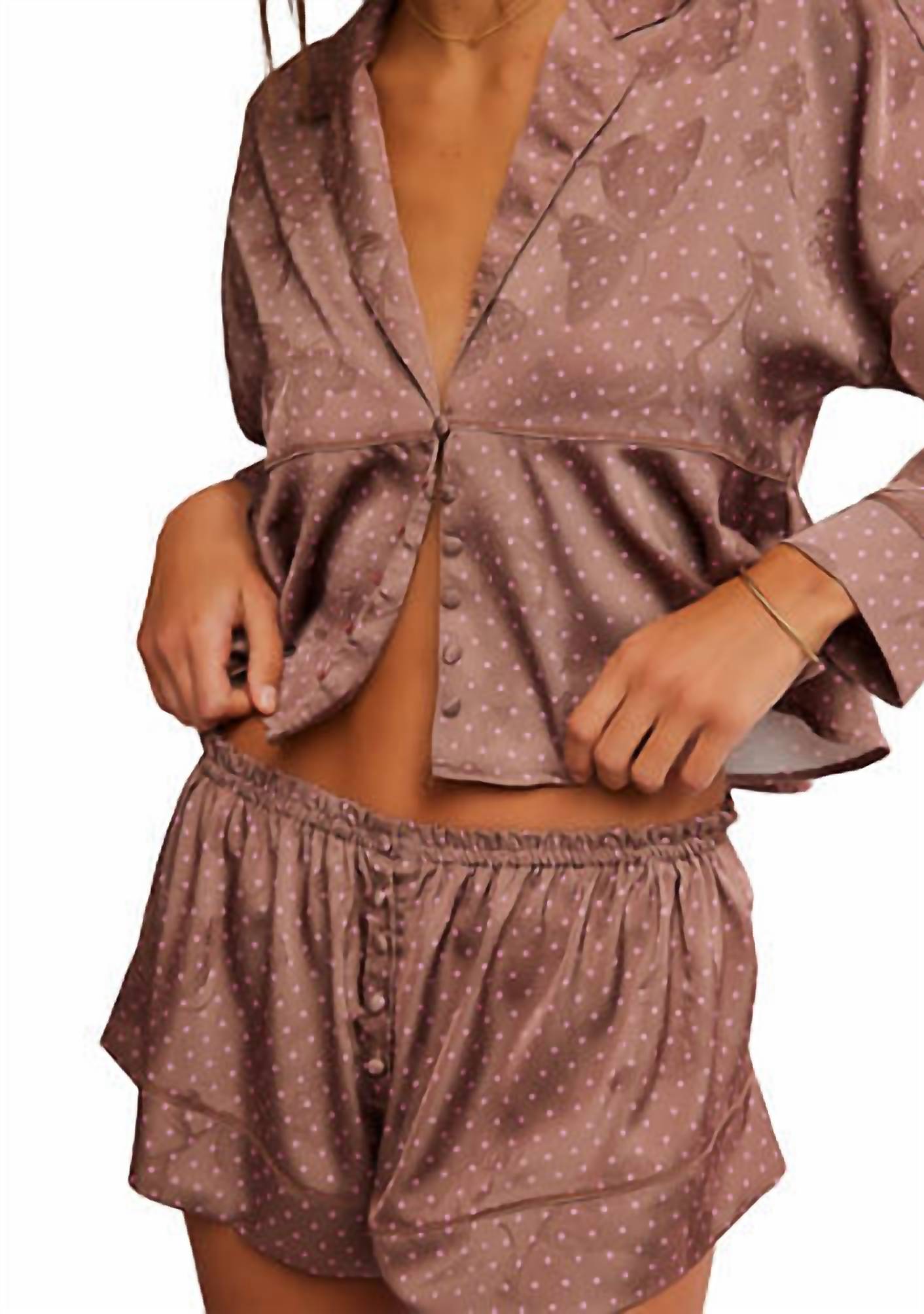 https://cdn.shopify.com/s/files/1/0291/4536/6588/files/3754294f3b554d908e923e934be484bf.jpg?v=1741568371