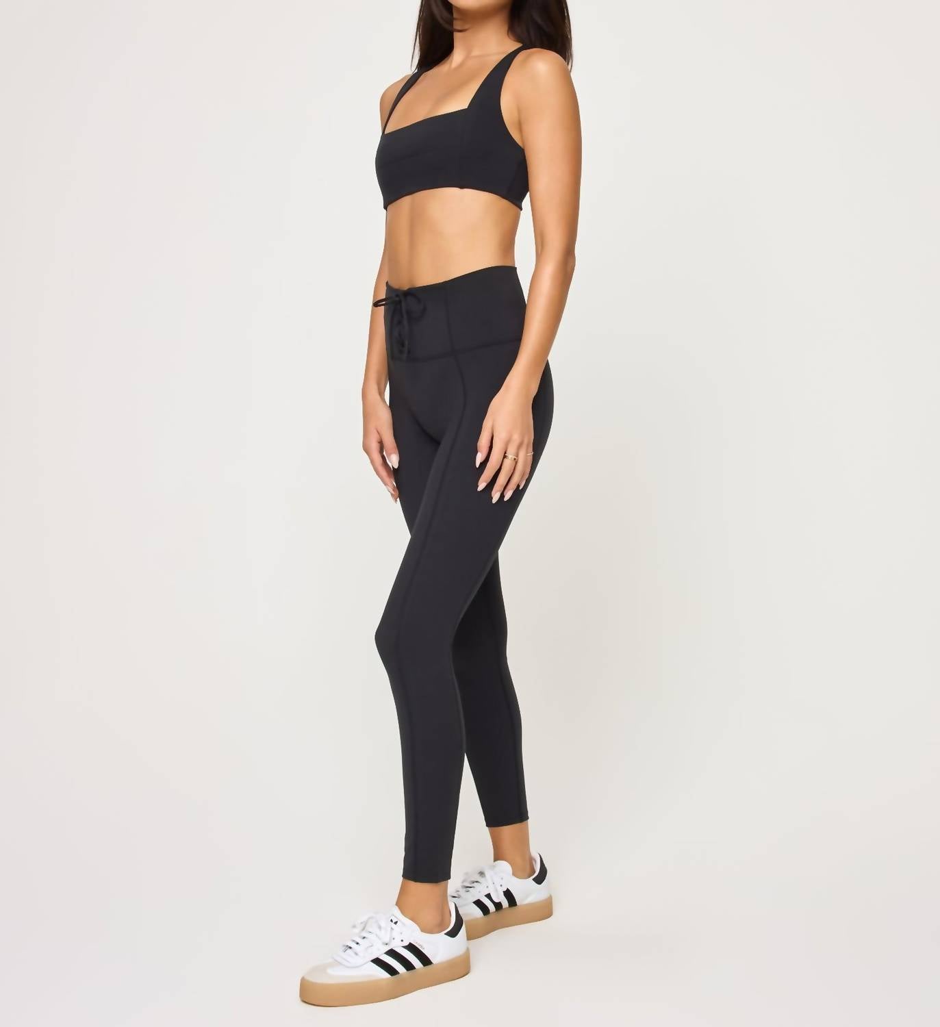 https://cdn.shopify.com/s/files/1/0291/4536/6588/files/5d8812ffda554b399cbab2212efdaeec.jpg?v=1746144790