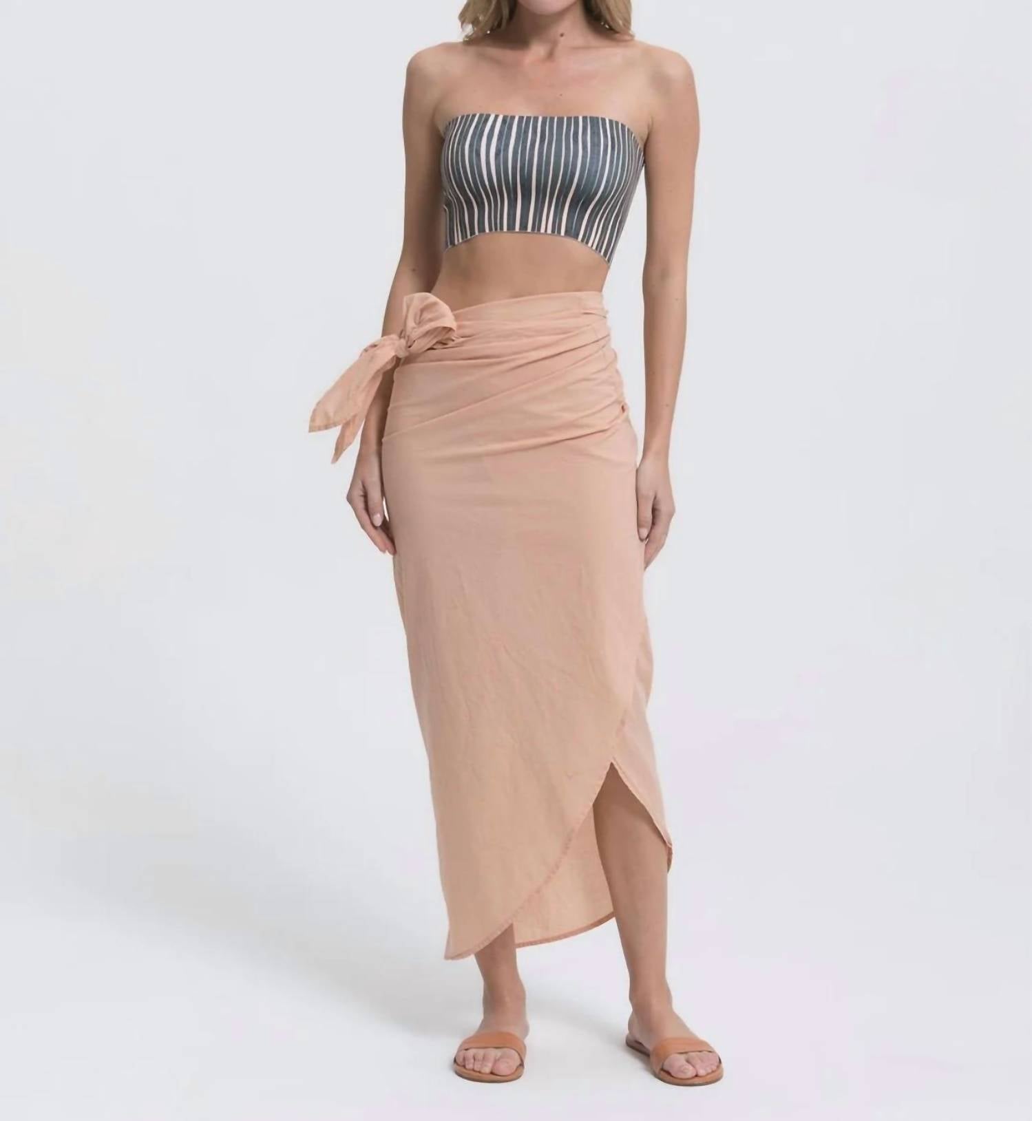 https://cdn.shopify.com/s/files/1/0291/4536/6588/products/843b27f50d2c43b594e1c6bd2e48caaa_fa30883c-02e6-4573-a61f-1afd48636db1.jpg?v=1688589904
